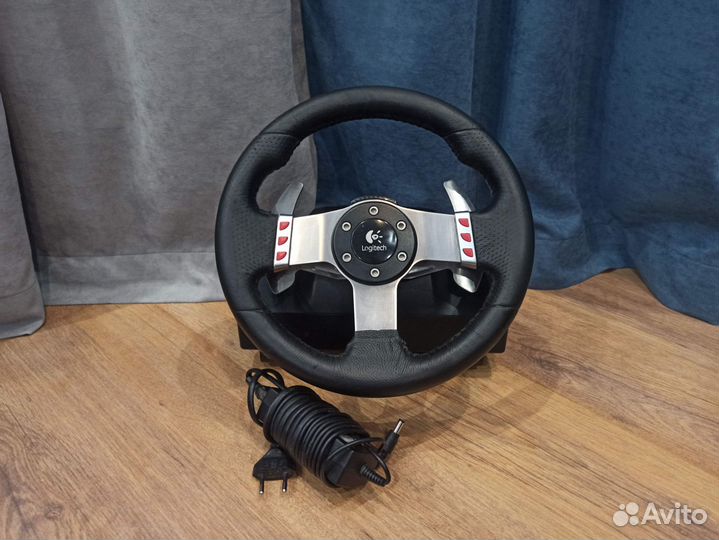 Игровой руль Logitech g27 в идеальном состоянии