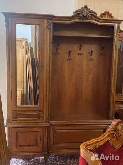 Раял прихожая