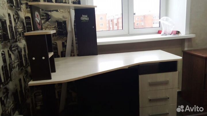 Компьютерный стол угловой