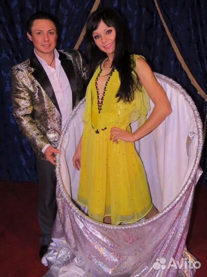 Фокусник-иллюзионист Артём Азаров