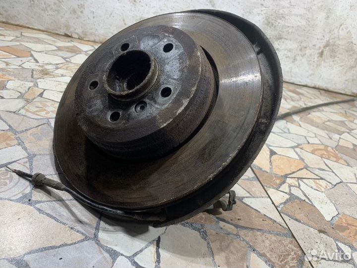 Кулак поворотный задний левый Bmw 530I седан 3.0