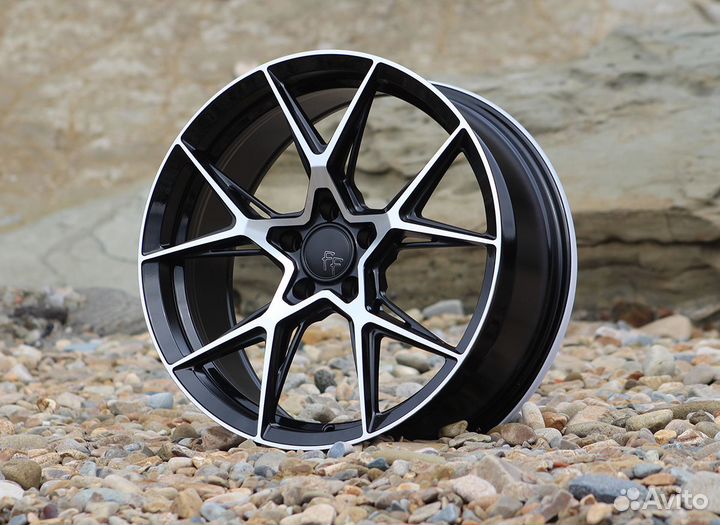 Диски R18 5x114.3 Sakura Wheels YA56. Кредит