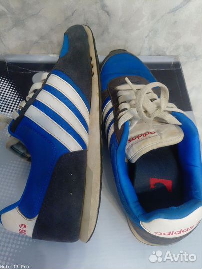 Спортивная обувь