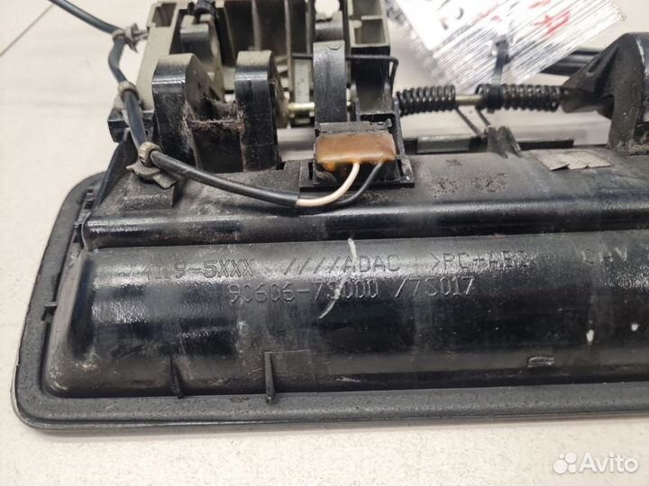 Ручка двери багажника Nissan Armada TA60 2004-2016