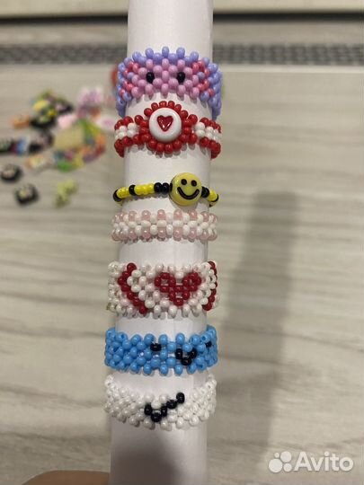 Фигурки и кольца из бисера