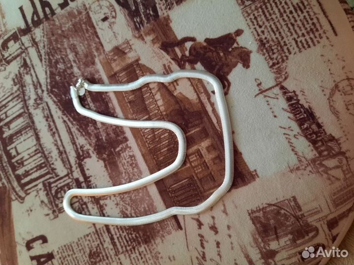 Украшение на шею из высококачественного материала