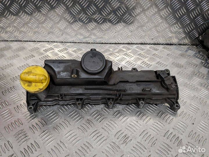 Клапанная крышка Renault Megane 2 (2002 - 2006)