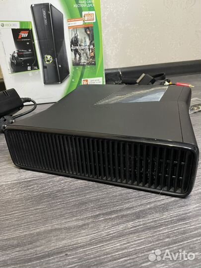 Xbox 360 Slim / в отличном состоиянии / игры