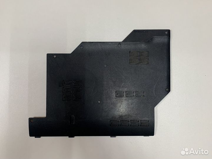 Сервисная крышка ноутбука lenovo z570