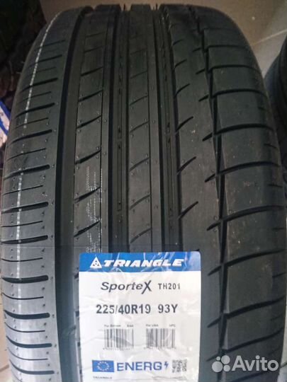 Triangle Sports TH201 225/40 R19 и 255/35 R19
