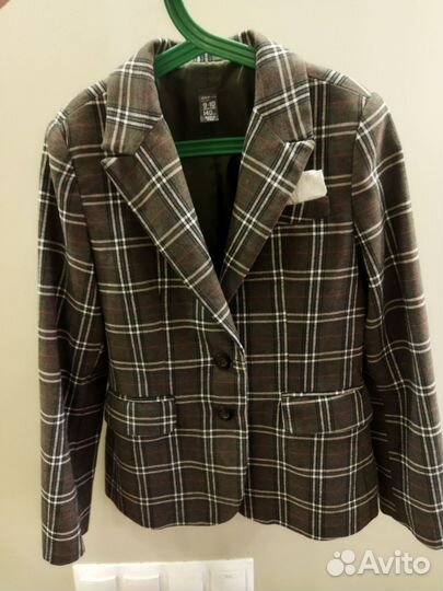 Пиджак на девочку 9-10 лет