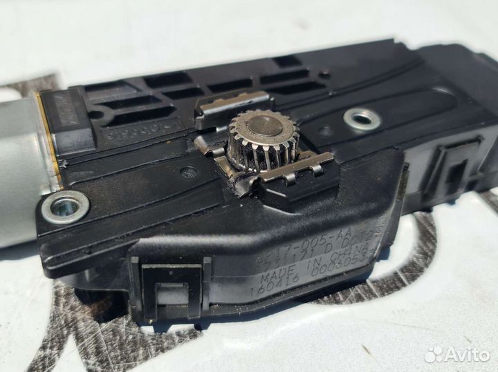 Мотор панорамной крыши Mercedes W213