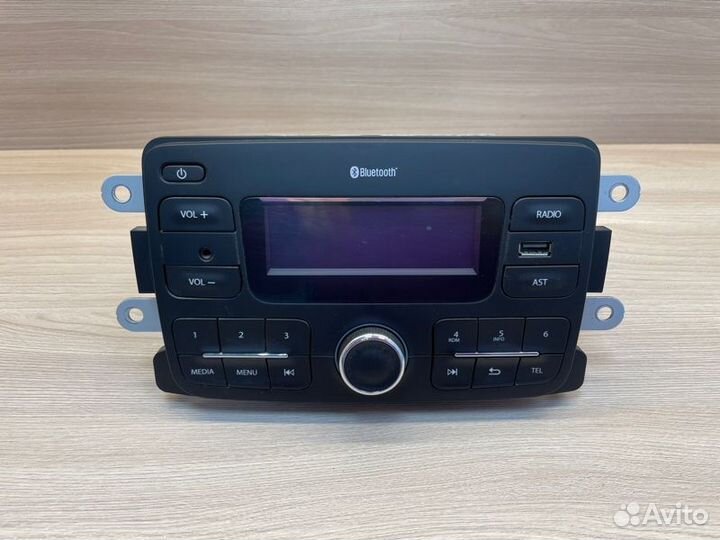 Магнитола штатная LADA X-Ray Cross