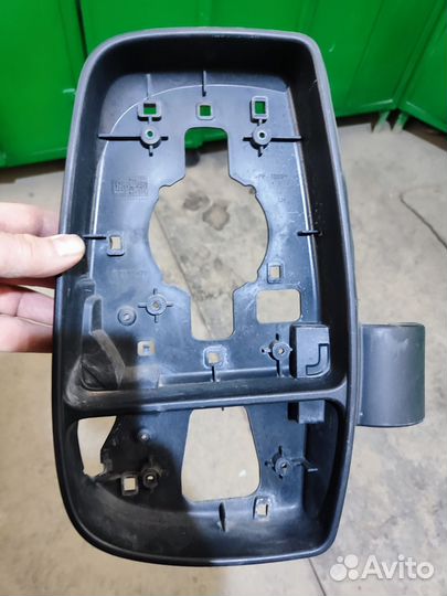 Запчасть на зеркало