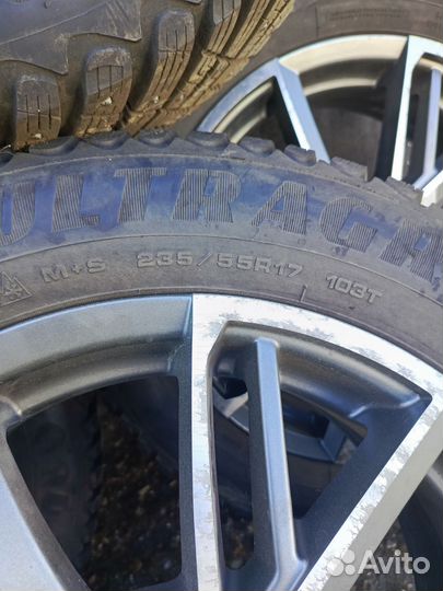 Goodyear UltraGrip 235/55 R17 103