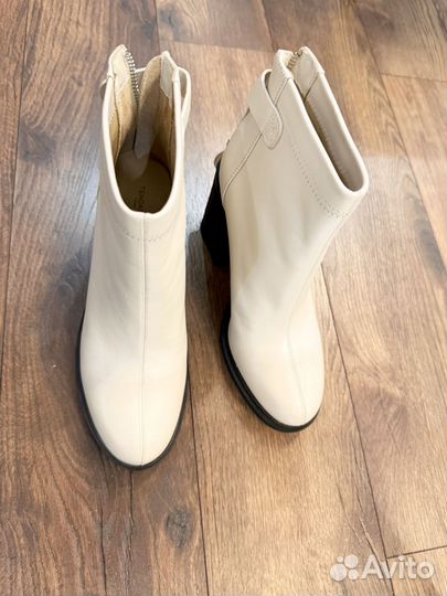 Ботильоны 38 бежевые, новые tendance