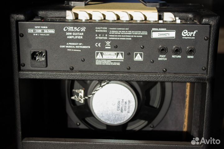 Гитарный комбоусилитель