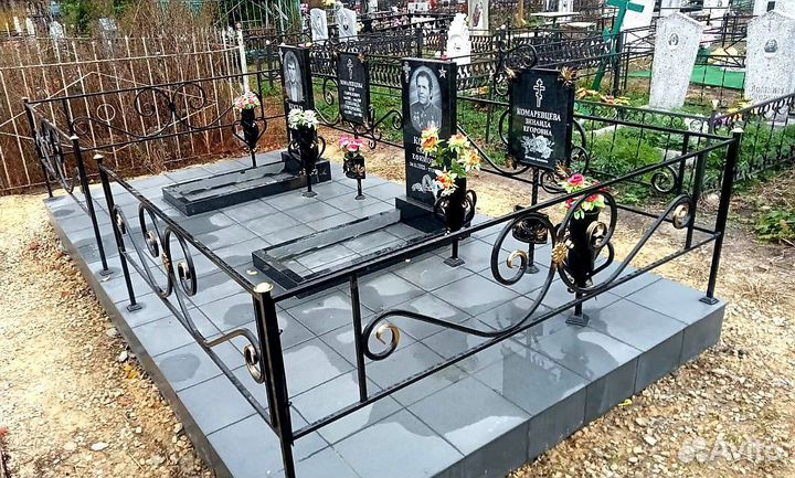 Ограды, лавочки, кресты, венки