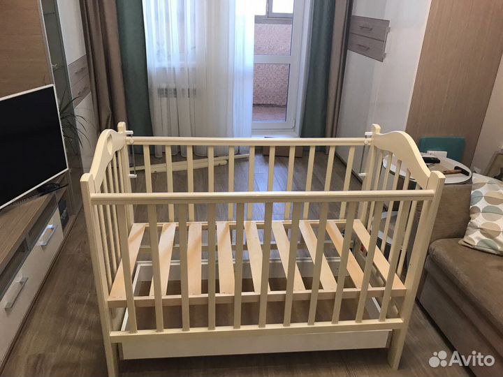 Детская кроватка