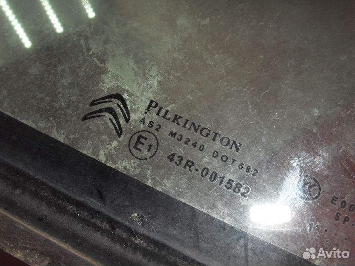 Стекло двери передней левой Citroen C4 II (B7)