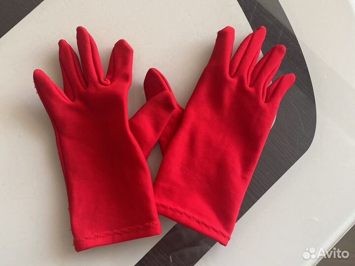 Перчатки красные 4-5 лет