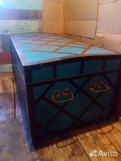 Сундук деревянный большой