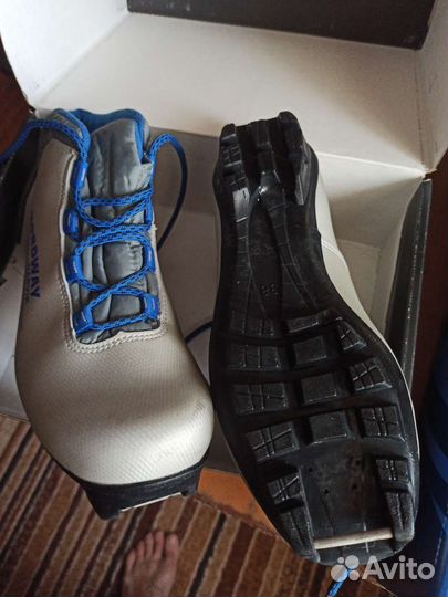 Лыжные ботинки