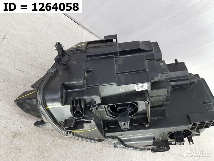 Фара правая Volkswagen Tiguan