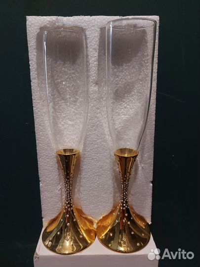 Свадебные бокалы золотые для шампанского