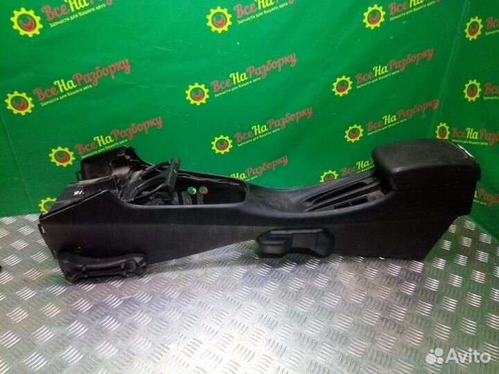 Подлокотник Nissan Almera N16 хечбэк 1.5 2004