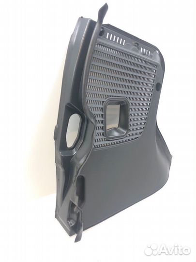 Накладка моторного отсека левая Mercedes-Benz Glc