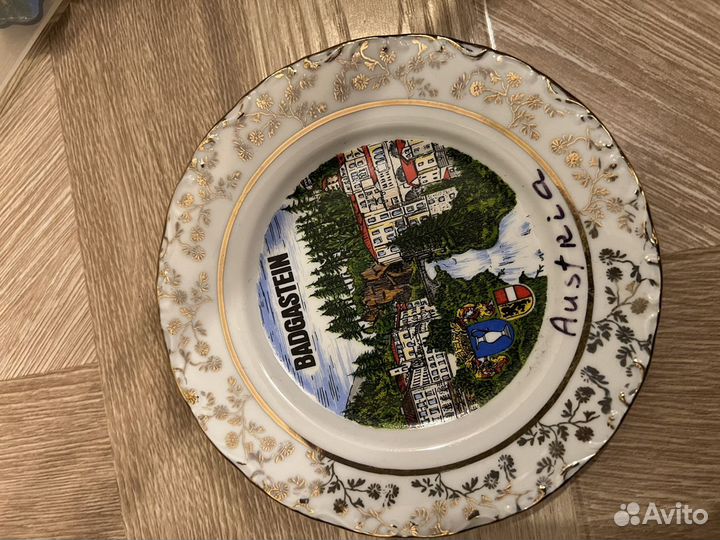 Сувенирные тарелки из разных стран