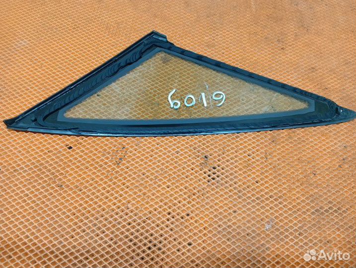 Стекло боковое Audi A6 C6 4F AUK 2006