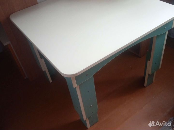 Детский стол