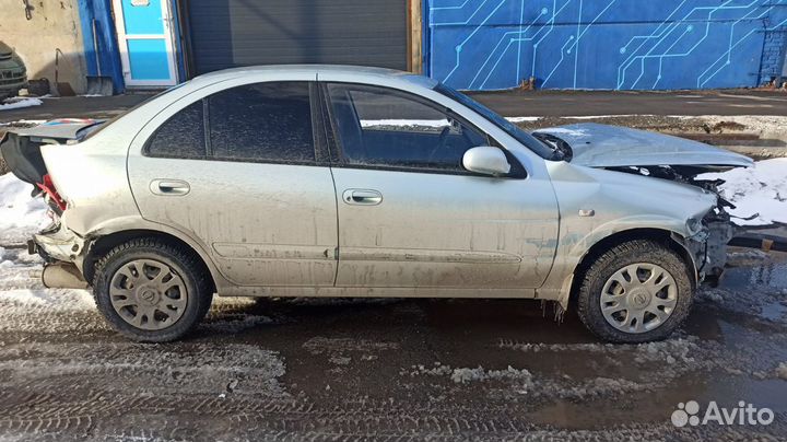 Накладка обшивки двери задней правой Nissan Almera