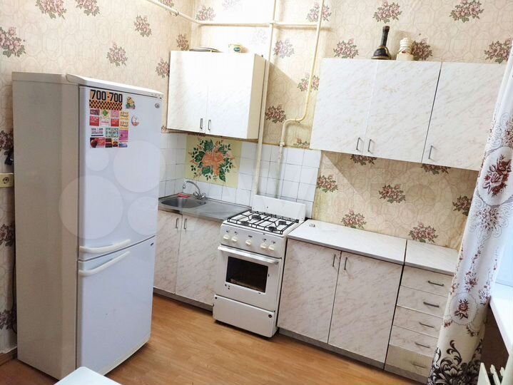 2-к. квартира, 56 м², 1/3 эт.