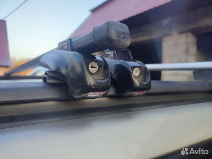 Багажник на рейлинги RV- inno