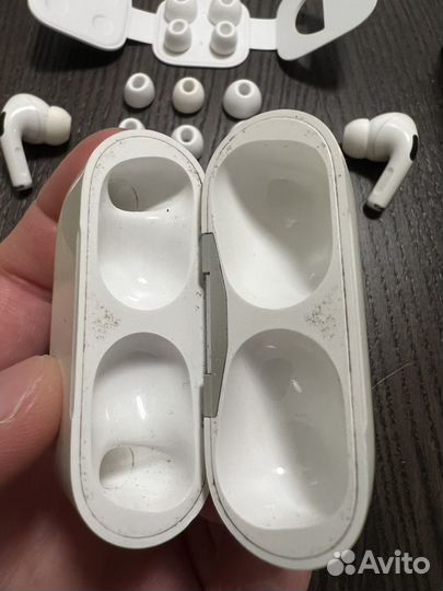 AirPods pro (оригинал) полный комплект, хрипят