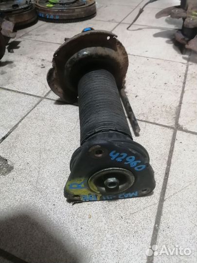 Амортизатор передний правый Mazda 3 BK