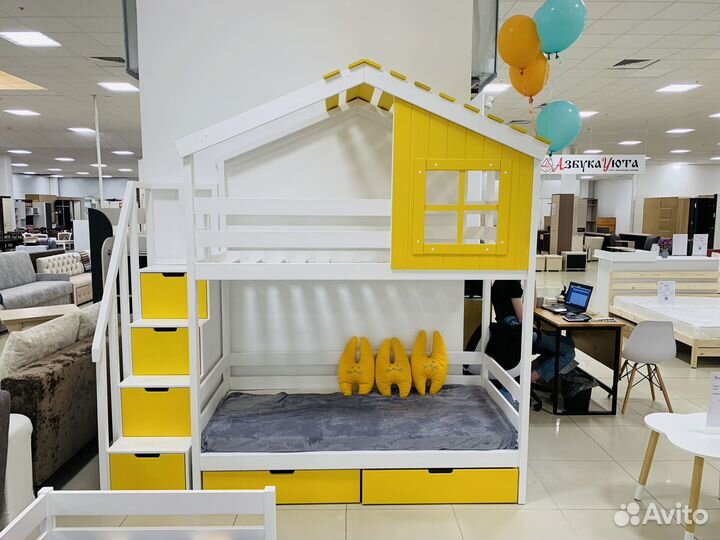 Детская двухярусная кровать