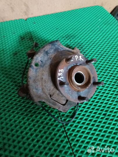 Кулак поворотный передний правый Nissan Maxima A33