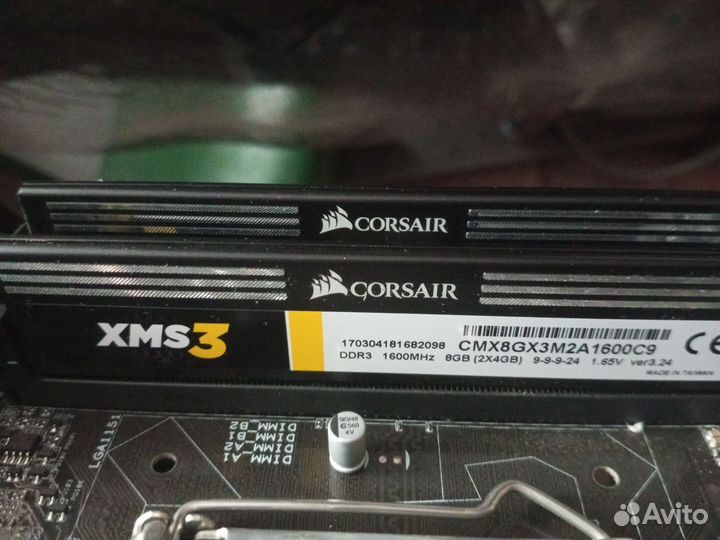 Материнская плата с процессором и памятью