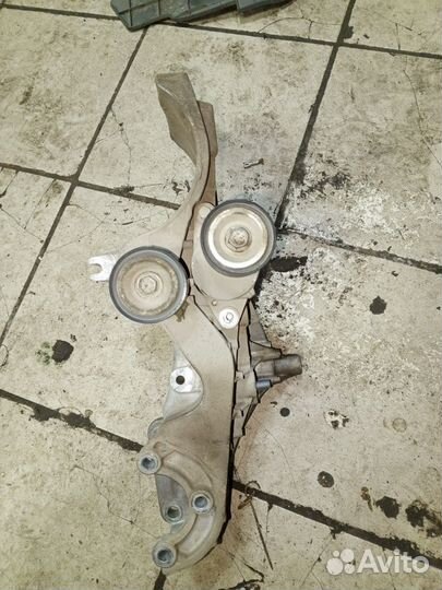 Кронштейн генератора renault logan 2