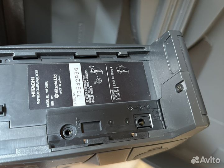 Видеокамера Hitachi VM-2980E в кейсе