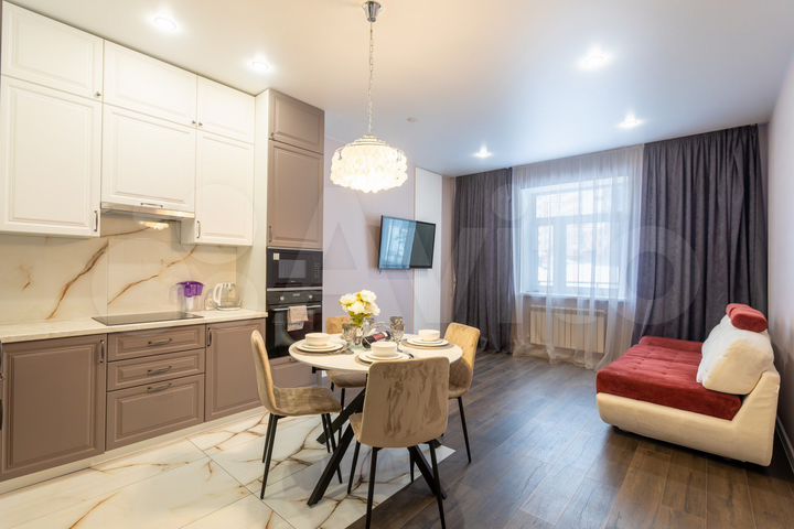 2-к. квартира, 71 м², 1/24 эт.