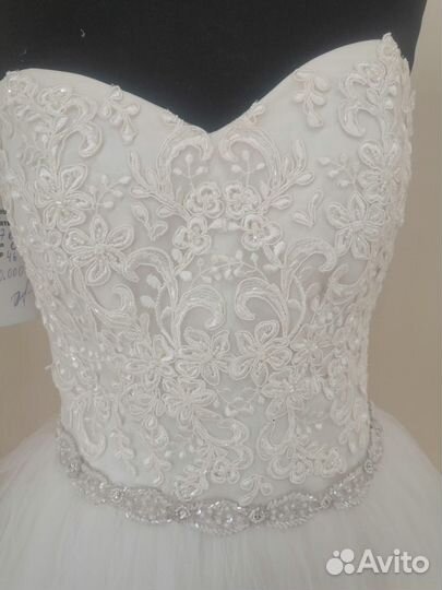 Свадебное платье 46