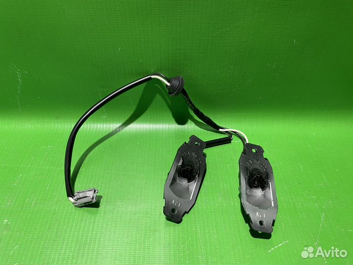 Патрон фонаря подсветки номера 8127560300 Toyota