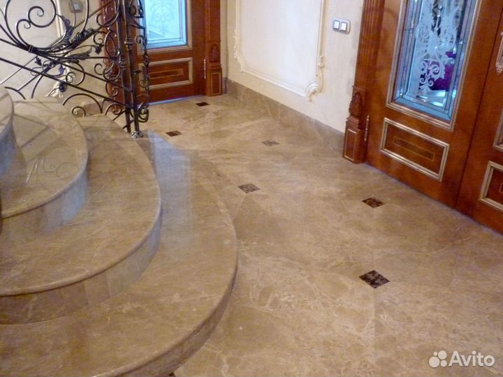 Лестница натуральный камень / испанский мрамор