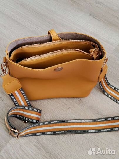 Сумка на длинном ремешке