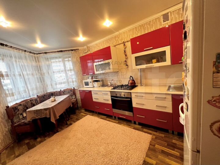 2-к. квартира, 56 м², 1/10 эт.